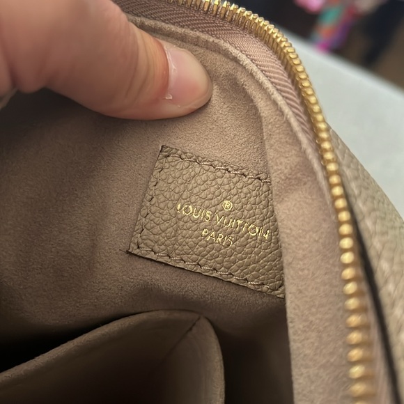 Louis Vuitton Maida Hobo - Picture 6 of 7